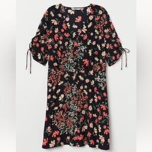 NWT H&M Size 8 Floral Button Down Mini Dress